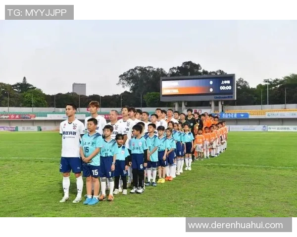 冠忠南区迎战凯景强强对决期待精彩瞬间展现足球魅力与团队精神